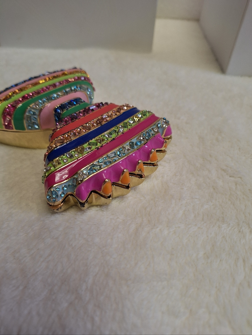 BaubleBar Farfalle Bow Tie Pasta Trinket Box Rainbow Rhinestone Catchall + Box - Picture 12 of 16